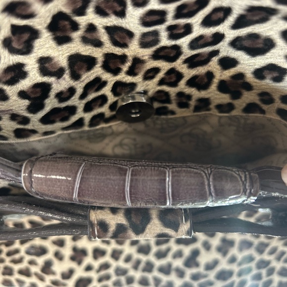 Guess Laura Leopard Baguette Bag Special Edition